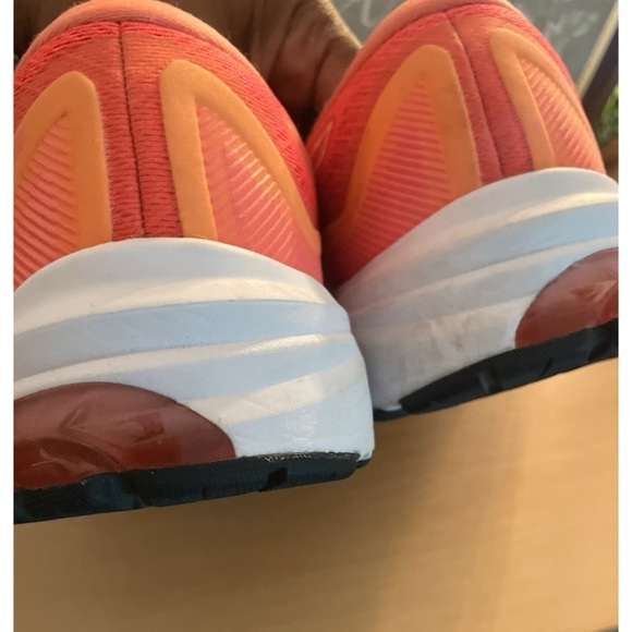 ASICS GT-1000 11 Women Sneakers Size 9 - Picture 9 of 9